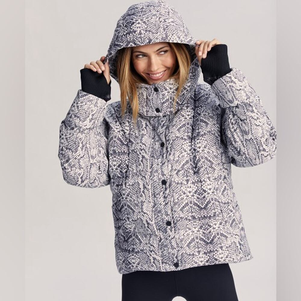 NEW Varley Highland Jacket Womens XS Snake Print Hooded Full Zip Puffer Coat